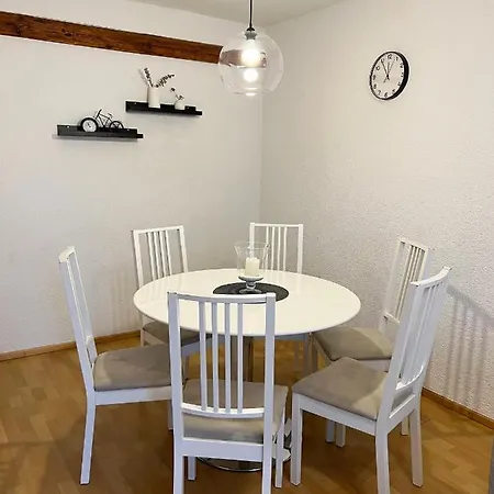 Apartment 85qm - Zentrale Lage - Parkplatz